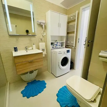 Gray Mamaia Nord Apartament